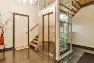 Ascenseur de maison : une solution pratique et élégante pour votre confort !